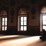 ما معنى أن الله موجود؟